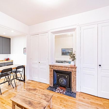 Aapartment With Character Parquet Flooring Fireplace - Charpennes Вильорбан Екстериор снимка