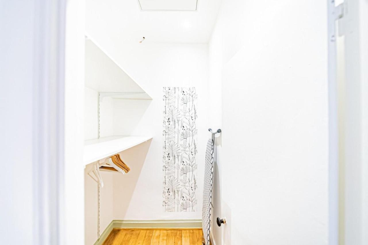 Aapartment With Character Parquet Flooring Fireplace - Charpennes Вильорбан Екстериор снимка